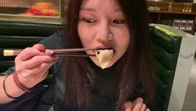 云南网红吃小瓜,解锁夏日新食趣